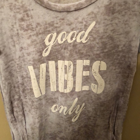 PeachLove distressed tee - Picture 2 of 3